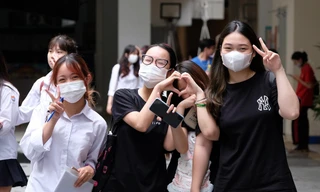 Hơn 1 triệu thí sinh dự thi Ngữ văn, Toán: Hồi hộp và lo lắng 