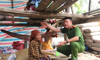 Trưởng Công an xã bỏ tiền túi xây nhà cho hộ nghèo 