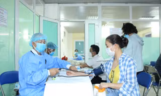 Thủ tướng Phạm Minh Chính: Thần tốc bảo đảm thuốc, vật tư y tế 