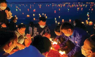 Cửa Đại vọng buồn 