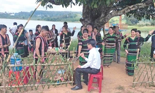 Tự hào vùng Đất anh hùng 