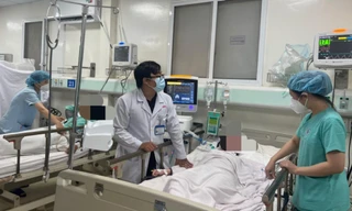 Hai sinh viên tử vong sau cuộc nhậu: Hiểm họa từ rượu không nguồn gốc 