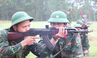 Trưởng thành trong quân ngũ 