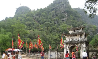 Diệu kỳ bốn chữ ở Đền Vua Đinh 