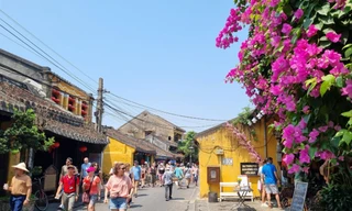 Bán vé thu tiền du khách thăm phố cổ Hội An: Nhiều ý kiến trái chiều 