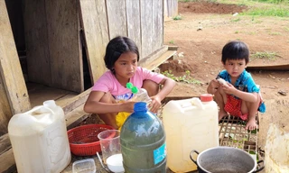 Hai con của anh Đinh Văn Dũng bơ vơ vì thiếu mẹ 