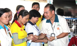 Nỗ lực lo thưởng Tết 