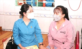 Doanh nghiệp ở TPHCM khó khăn, thưởng Tết vẫn tăng