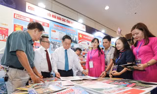 Sứ mệnh khai sáng và kết nối niềm tin 