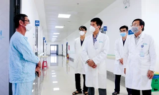 Đề cao giá trị y đức, lấy người bệnh làm trung tâm phục vụ 