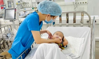 Kỳ tích cứu bệnh nhi khi gia đình bế tắc, xin về 