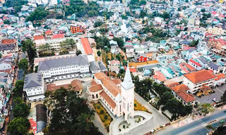 Đà Lạt ngột ngạt bê tông 