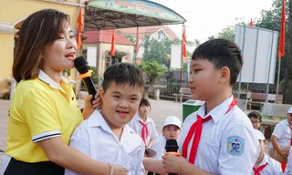 Cảm động tình bạn đẹp của hai học sinh 