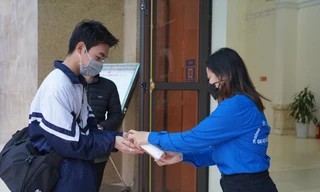 F0 gia tăng, nhà trường và sinh viên đều rối 