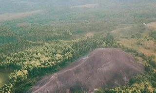 Đá Voi Mẹ nhìn từ trên cao 