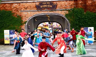 Du lịch không thể 'đào' mãi mỏ vàng tự nhiên 