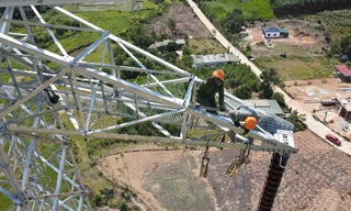 Trên đại công trường 500kV mạch 3 - Bài 11: Những sợi cáp đầu tiên 