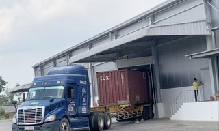 Giá xăng tăng mạnh doanh nghiệp 'thấm đòn' 