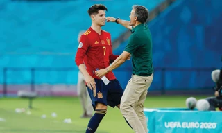 Morata rất được HLV Enrique tin dùng dù anh phung phí cơ hội ngay cả trên chấm 11m 