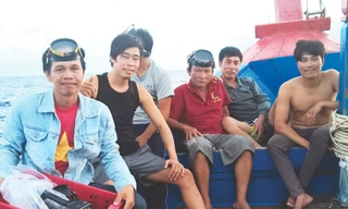 Làm báo 'hai tay hai súng'