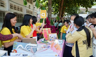 Tuyển sinh lớp 10: Áp lực lớn vì trường công quá ít 