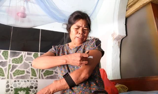 "Xóm chạy thận": Nóng quay quắt trong phòng 10m2 