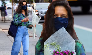 Katie Holmes lăng xê mốt quần bò ống suông nhưng vẫn mất điểm vì lỗi quen thuộc