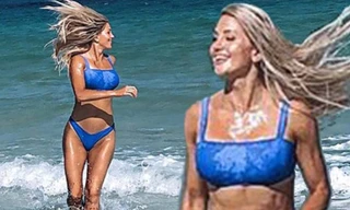 Sao truyền hình Úc quyến rũ 'mát mắt' ở biển