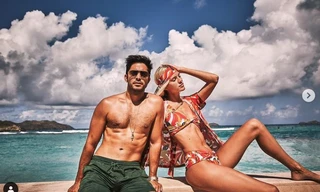 Devon Windsor mặc bikini thả dáng quyến rũ ngất ngây bên chồng