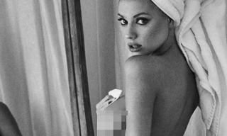 'Bom gợi cảm' Charlotte McKinney chụp khoả thân khoe đường cong 'nảy lửa'