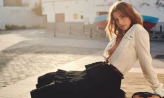 Chân dài người Đan Mạch sexy táo bạo trên tạp chí 