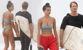 Siêu mẫu Kelly Gale thả dáng đẹp như tạc tượng với bikini nhỏ xíu