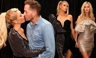 Paris Hilton liên tục khóa môi tình tứ bạn trai trong buổi chụp hình thời trang