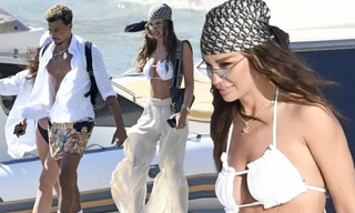 Bạn gái người mẫu tiền vệ Dele Alli quá đỗi gợi cảm với bikini