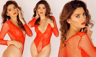Blanca Blanco mặc nội y khoe vóc dáng gợi cảm phồn thực 