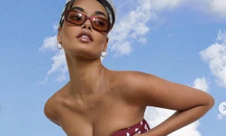 Chân dài 9x Gizele Oliveira mặc áo tắm cúp ngực siêu nóng bỏng