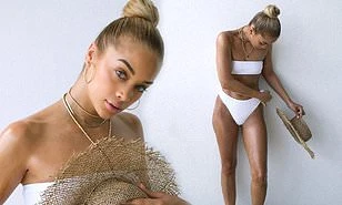 Jasmine Sanders khoe đường cong thể hình siêu 'bốc lửa' với bikini
