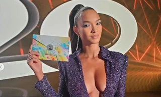 'Thiên thần' Lais Ribeiro khoe ngực đầy táo bạo tại giải Grammy Latin