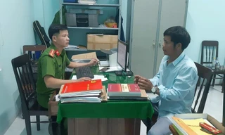 Tạm giữ gã đàn ông dâm ô hai em nhỏ