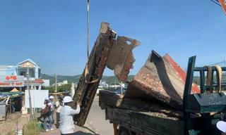 Quảng Ngãi 'xóa sổ' nghĩa địa tàu đắm ở cảng Sa Huỳnh