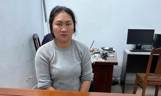 Bắt 'nữ quái' móc túi du khách nước ngoài khi xem cầu Rồng phun lửa