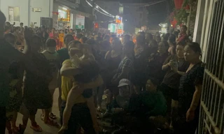 Hàng trăm người kéo đến nhà chủ tiệm vàng đòi nợ gần 100 tỷ đồng