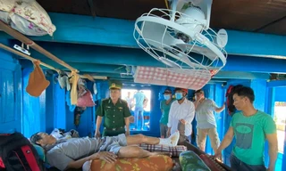 Ngư dân Quảng Ngãi bị ca nô nước ngoài bắn gây thương tích trên biển