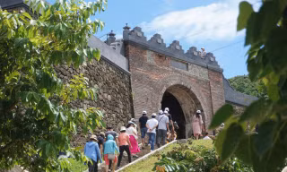 Hải Vân Quan 'khoác áo mới' ngày đầu đón khách sau hơn 2 năm đóng cửa