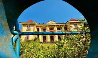 Nhếch nhác, hoang tàn hàng loạt trụ sở hậu sáp nhập