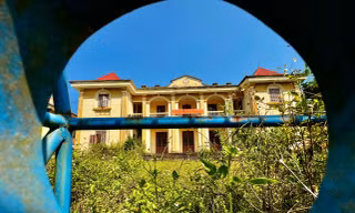 Nhếch nhác, hoang tàn hàng loạt trụ sở hậu sáp nhập