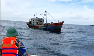 Hiện ngành chức năng Quảng Ngãi đang khẩn trương tìm kiếm tàu cá có 4 ngư dân mất liên lạc trên vùng biển Lý Sơn. (Ảnh minh họa)