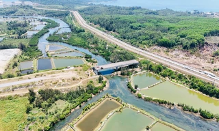 Cận cảnh tuyến đường 63 tỷ dang dở sau 10 năm thi công