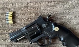 Thu giữ súng đạn của nhóm đối tượng tụ tập sử dụng ma tuý