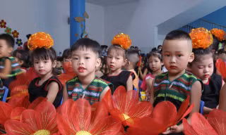 Học sinh đồng bào Cơ Tu vùng cao Đà Nẵng vui tới trường